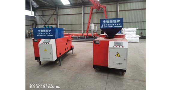 網帶烘干機想環(huán)保就用電加熱，嫌成本高就用生物質顆粒燃燒加熱，雙向選擇滿足不同需求